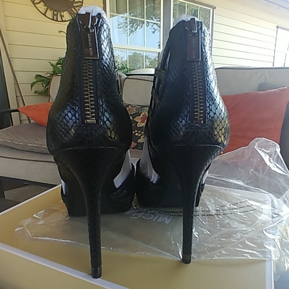 NEW Michael Kors heels - Picture 4 of 8